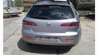 Vrakbiler auto Alfa Romeo 159 159 Sportwagon (939BX), Combi, 2005 / 2012 2.4 JTDm 20V 2010/1