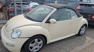 Coche siniestrado Volkswagen Beetle New Beetle (1Y7), Cabrio, 2002 / 2010 2.0 2004/3