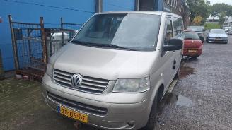 skadebil auto Volkswagen Transporter Multivan T5 (7E/7HC/7HF/7HM), MPV, 2003 / 2015 2.5 Tdi 2005/5