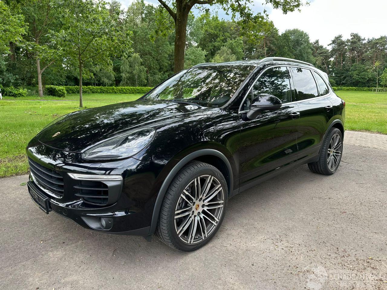 Porsche Cayenne 3,0 Diesel Full options Lüftfederung Panorama
