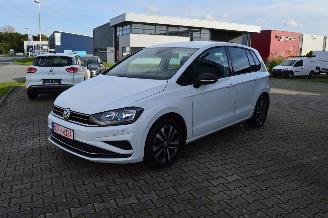 damaged passenger cars Volkswagen Golf Sportsvan 1.6 TDI 85 KW IQ.DRIVE COMFORTLINE 2020/1