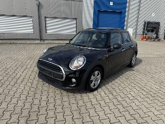 Damaged car Mini One DIESEL 5 TURIG NAVI KLIMA 2017/8
