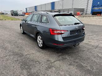 Skoda Superb 1.6 TDI KLIMA NAVI XENON NAVI picture 7