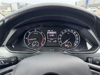 Skoda Superb 1.6 TDI KLIMA NAVI XENON NAVI picture 17