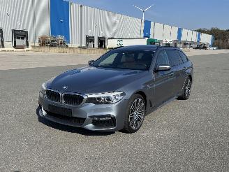 krockskadad bil auto BMW 5-serie 520D TOURING M-PAKET PANORAMA LEDER NAVI 2017/11