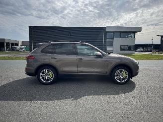 Porsche Cayenne CAYENNE S 3.0 E-HYBRID PANORAMA LEDER NAVI XENON VOL picture 4