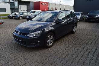 Schadeauto Volkswagen Golf VII 1.6 TDI 77KW KOMBI NAVI KLIMA SHZ 2013/10