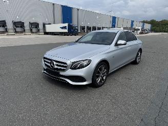 Coche accidentado Mercedes E-klasse E350e AVANTGARDE KLIMA AUTOMATIK LED NAVI SITZHEIZUNG 2016/12