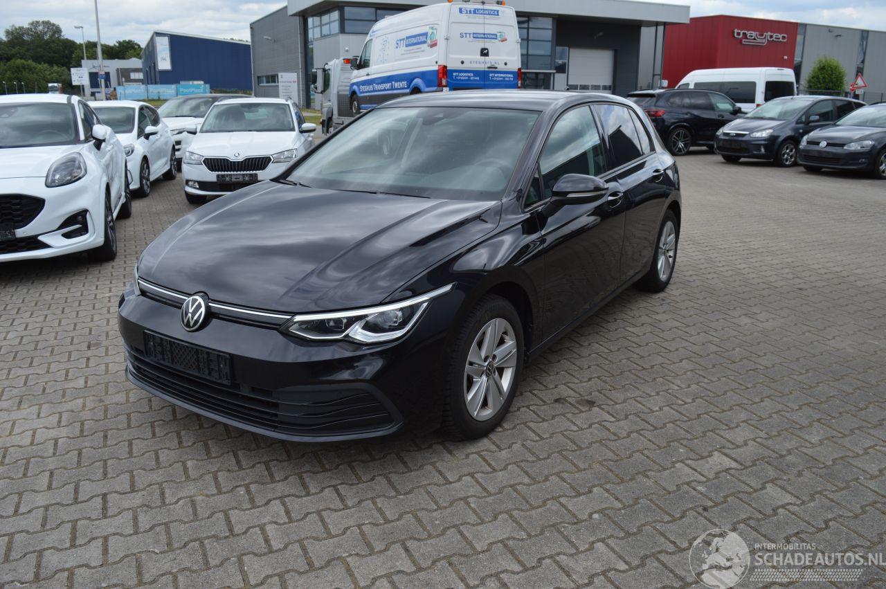 Volkswagen Golf VIII Lim. Life eTSI DSG AUTOMATIK