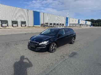 škoda osobní automobily Peugeot 308 1.6 HDI NAVI KLIMAAUTOMATIK LEDER SITZHEIZUNG 2015/12