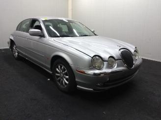 Vaurioauto  passenger cars Jaguar S-type  2000/2