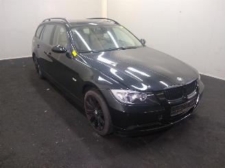 krockskadad bil auto BMW 3-serie  2008/1