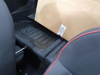 Fiat 500 1.0 Hybrid Red LOUNGE picture 5