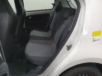 Volkswagen Up! Move picture 6