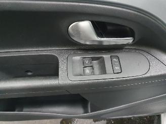 Volkswagen Up! Move BlueMotion picture 3