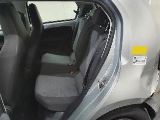 Volkswagen Up! Move BlueMotion picture 28