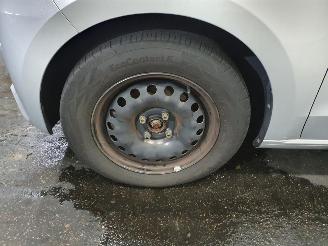 Volkswagen Up! Move BlueMotion picture 20