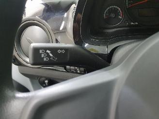 Volkswagen Up! Move BlueMotion picture 11