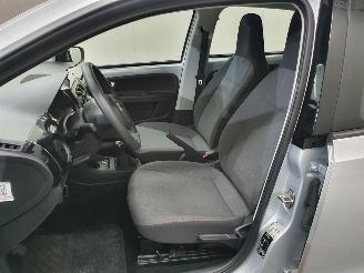 Volkswagen Up! Move BlueMotion picture 9