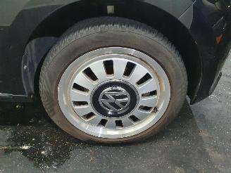 Volkswagen Up! High Up! picture 13