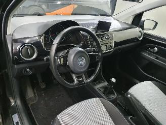 Volkswagen Up! High Up! picture 6