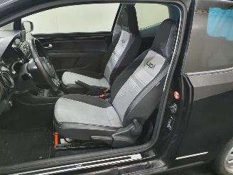 Volkswagen Up! High Up! picture 29