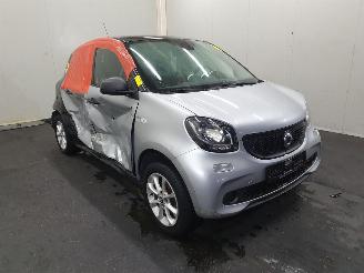 Salvage car Smart Forfour 453 1.0 Pure 2017/9