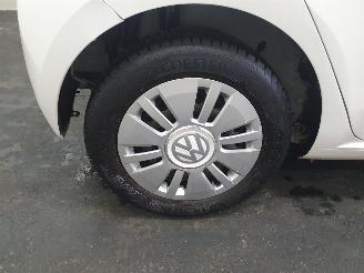 Volkswagen Up! 1.0 Take picture 14