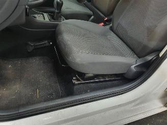 Volkswagen Up! 1.0 Take picture 5