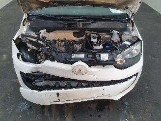 Volkswagen Up! 1.0 Take picture 24