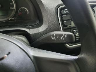 Volkswagen Up! 1.0 Take picture 18