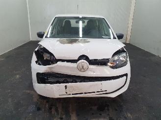 Volkswagen Up! 1.0 Take picture 2
