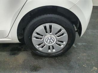 Volkswagen Up! 1.0 Take picture 6