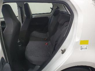 Volkswagen Up! 1.0 Take picture 8