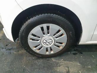 Volkswagen Up! 1.0 Take picture 3
