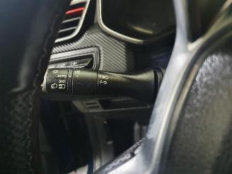 Renault Clio Mk5 BJA 1.0TCe 100 RS Line picture 12