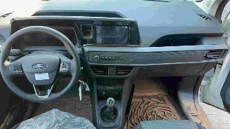 Ford Transit Courier Van  picture 2