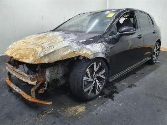 Volkswagen Golf CD1 eTFS R-Line Hybrid picture 2