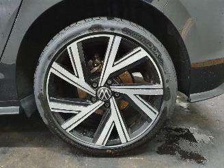 Volkswagen Golf CD1 eTFS R-Line Hybrid picture 8