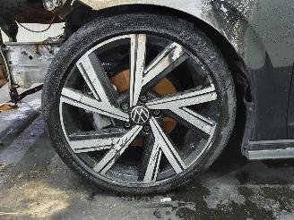 Volkswagen Golf CD1 eTFS R-Line Hybrid picture 31