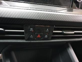 Volkswagen Golf CD1 eTFS R-Line Hybrid picture 11