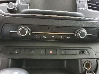 Peugeot Expert 2.0 BlueHDI120 picture 28