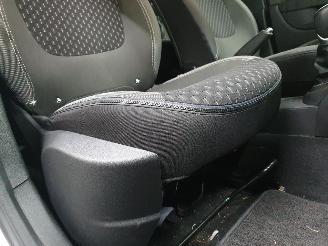 Renault Captur J87 1.2TCe Intens picture 16