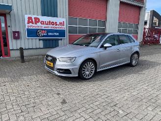 Schadeauto Audi A3 SPORTBACK E-TRON 2015/4