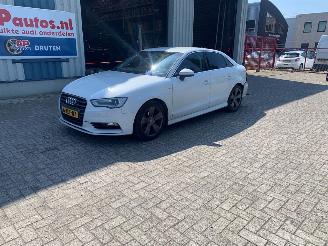 krockskadad bil auto Audi A3 LIMOUSINE 1.4 140pk 2014/2
