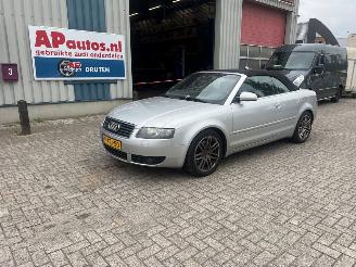 krockskadad bil auto Audi A4 CABRIO 3.0 V6 QUATTRO AUTOMAAT 2004/6