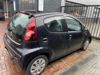 Peugeot 107 107, Hatchback, 2005 / 2014 1.0 12V picture 2