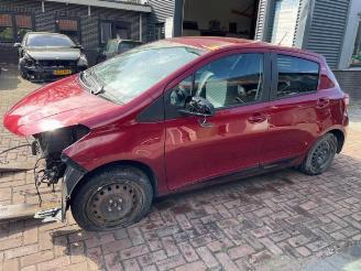 Vrakbiler auto Toyota Yaris Yaris III (P13), Hatchback, 2010 / 2020 1.5 16V Dual VVT-iE 2017/3
