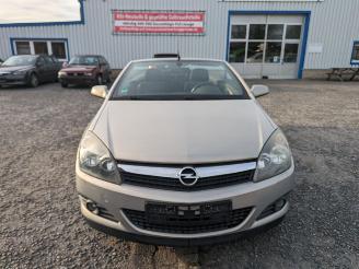 Opel Astra Twin Top Cabrio 1.6 picture 2