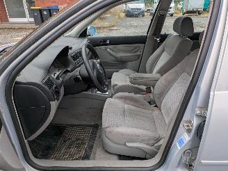 Volkswagen Golf 1.6 picture 10